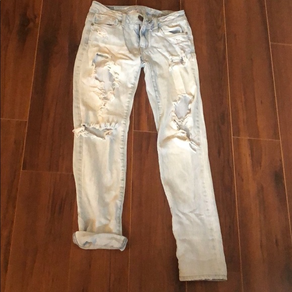 AMERICAN EAGLE LOW RISE RIPPED JEANS - Picture 1 of 2